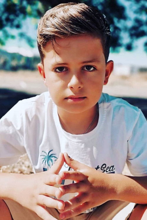 Tomás Sousa as Xavier