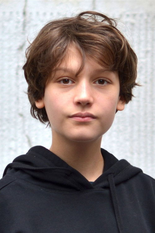 Adèle Guigue as Alexia Aged 7