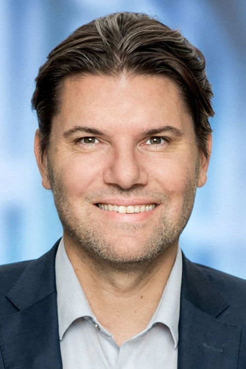 Mads Fuglede as Gæst