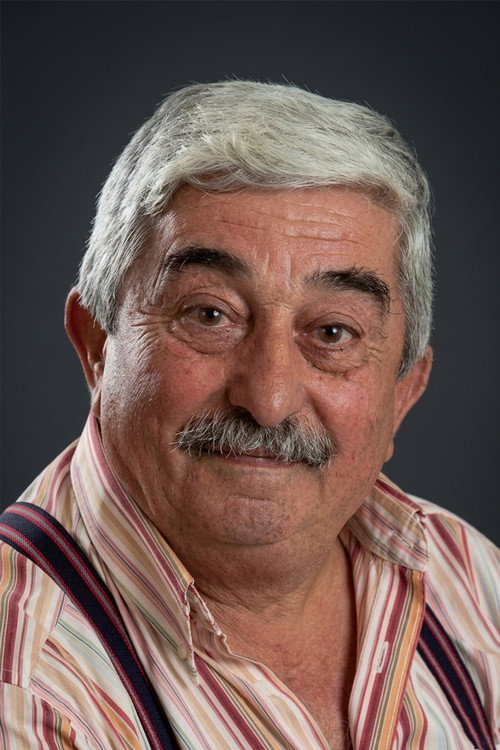 Tuncay Gürel as Tellioğlu Bekir (Küçük Enişte)