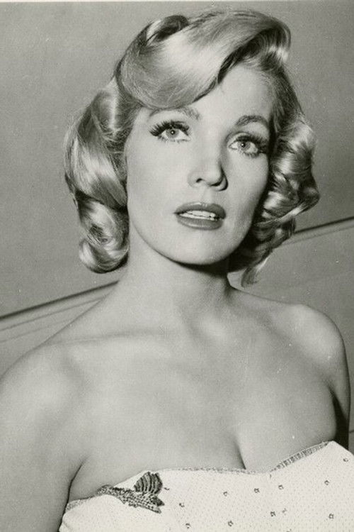 Juli Reding as Vi Mason