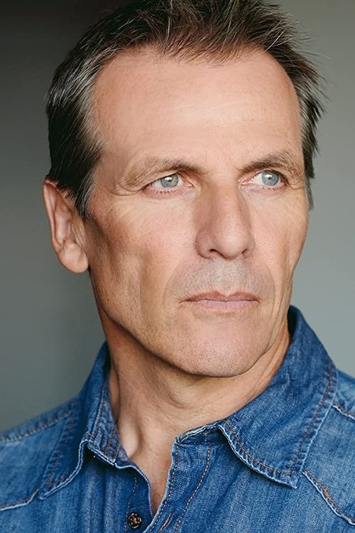 Alex Carter as Detective Grant