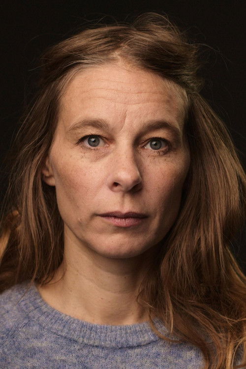 Josefin Iziamo as Rebecka Odelman