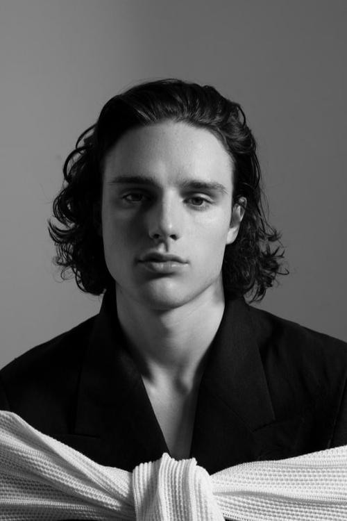 Harry Collett as William Age 10