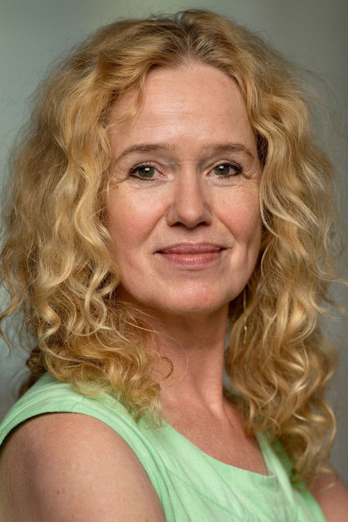 Marion Reuter as Silvia Mayer