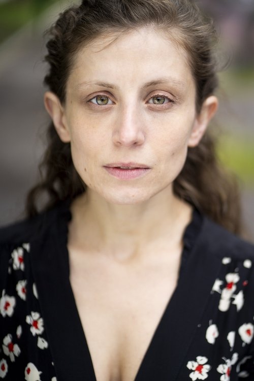 Irene Muscara as Giulia (voice)