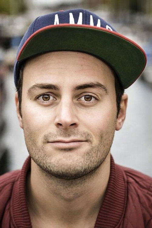 Kristian Gintberg as Flummer