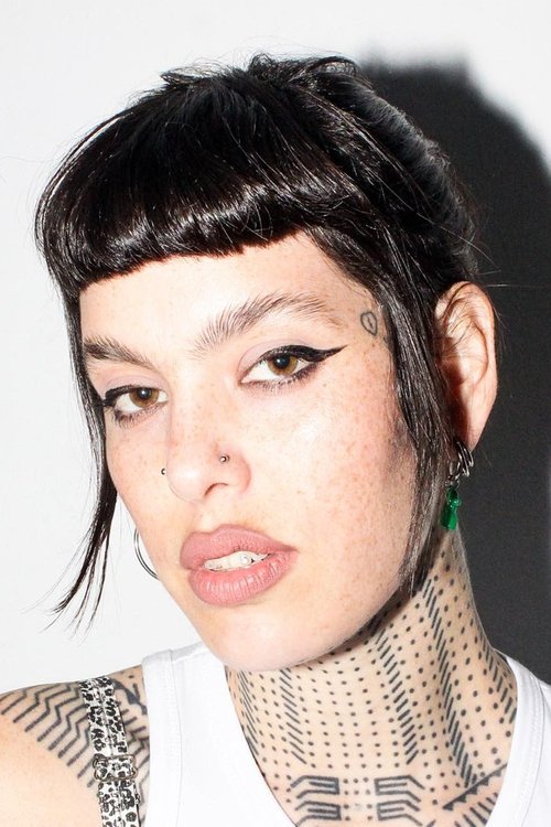 Ana Victoria de Vincentiis as Pendeja