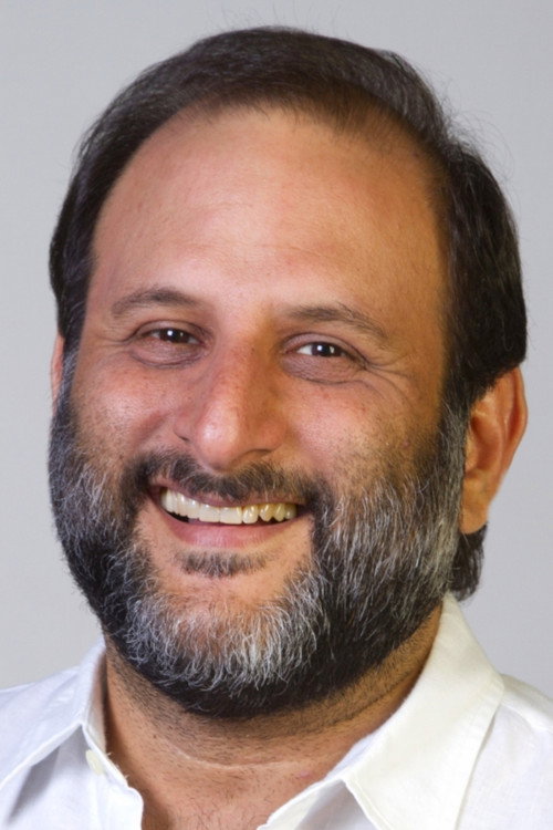 Aaron Zebede as Roberto Chiari