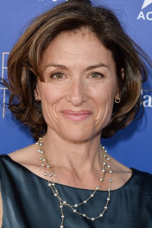 Barbara Williams as Beth Honeycutt