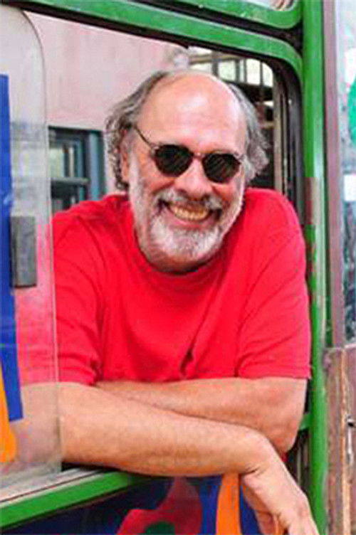 J. Pingo as Violonista