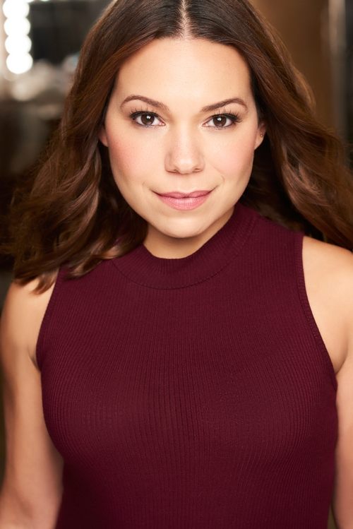 Gloria Garayua as Detox Receptionist