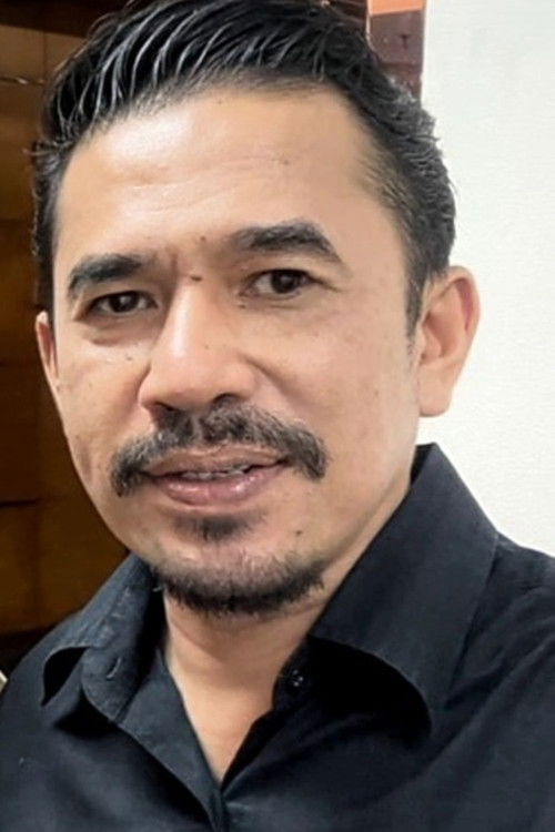 Julian Kunto as Endang