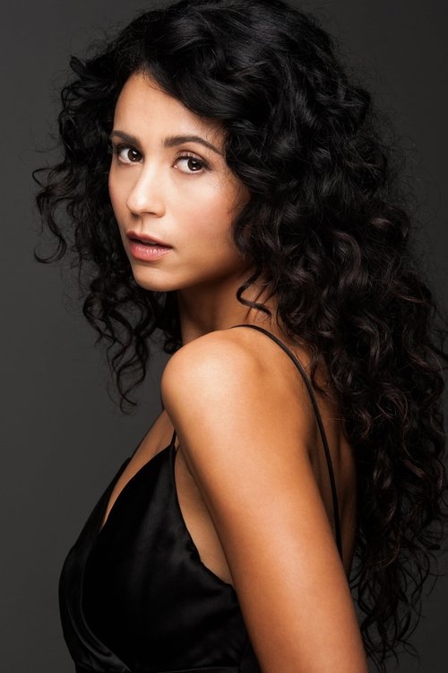 Kassandra Mahea as Cassie