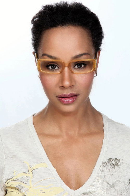 Yvette McKoy as Sophia Farentino
