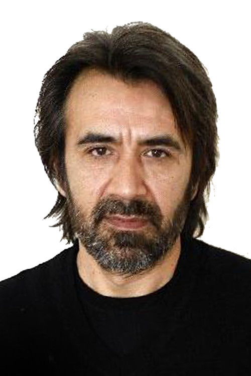 Zeki Demirkubuz as Patron