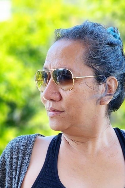 Carla Zarcal as Aling Chichay