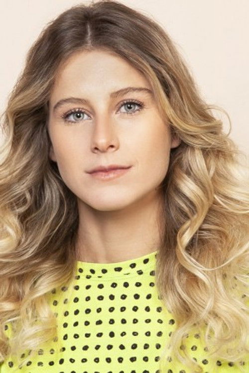 Julia Johnsson as Presidenta