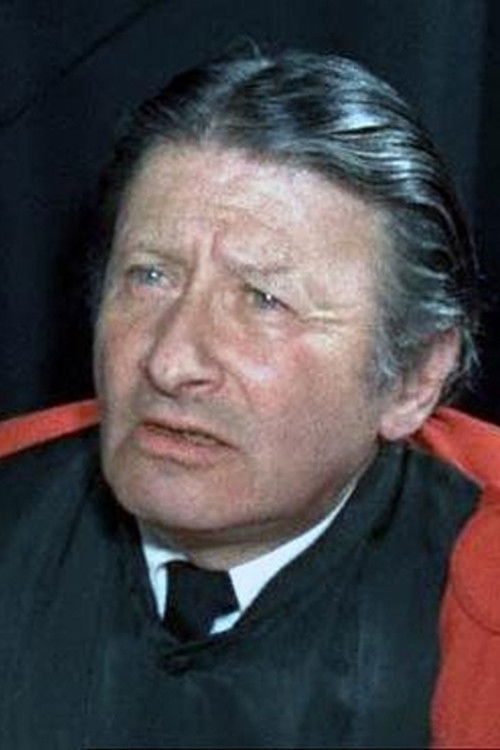 Ernest Menzer as Red Star Hotel Receptionist (uncredited)