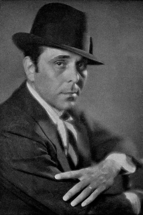 Arthur Duarte as Charley, Saxophonist