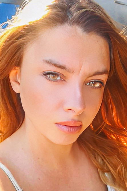 Melek Yağmur Güler as Melek