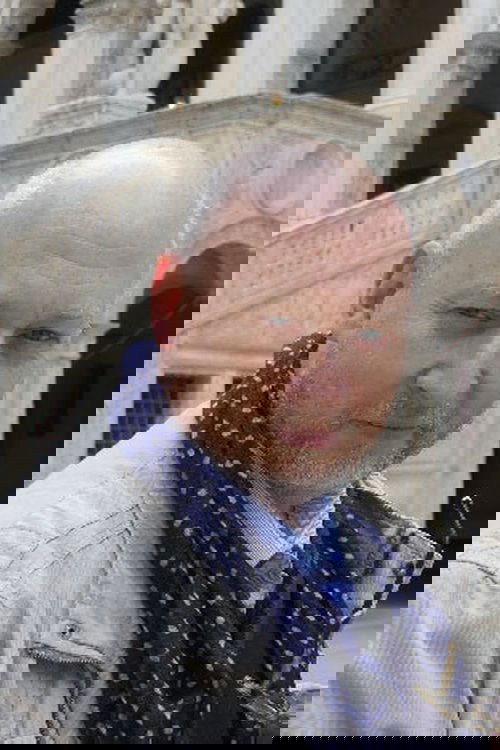 Philippe Hrodej as Self-Historian