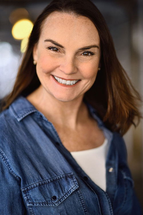 Julia Beach as Ellen