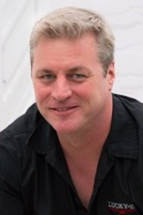 Scott Mann as Glenn Quentin