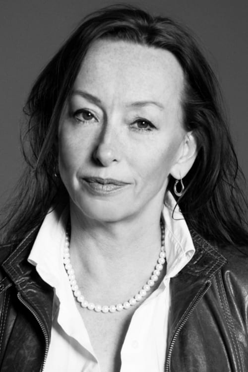 Marieke Heebink as Simone