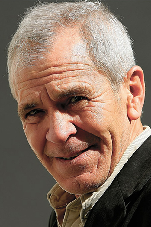 Eduardo Barril as Ángel Montes