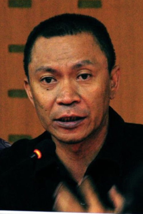 Lance as Lelaki Berkulit Gelap