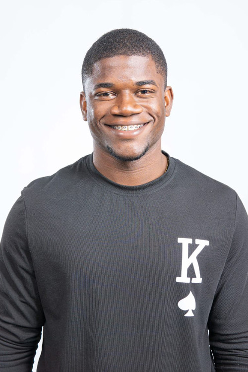 Yimi Vásquez as Miguel