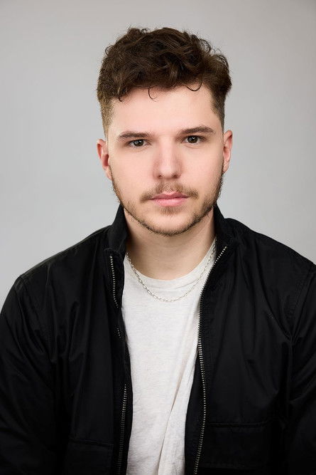 Timmy Hanlon as Ryan