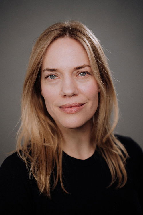 Inga-Gesine Horchler as Fotografin