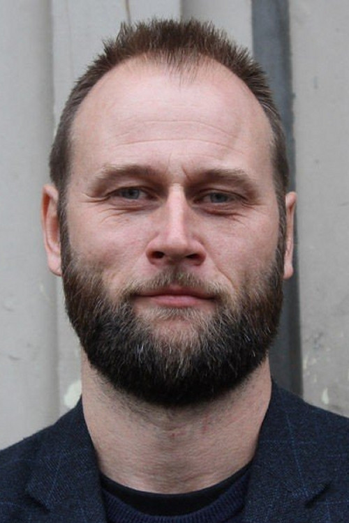 Stein Torleif Bjella as Vilhelm Ullman