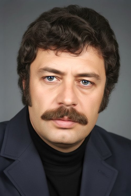 Doğan Tamer as Mustafa