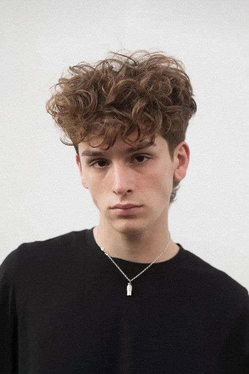 Leòn Muraca as Dino