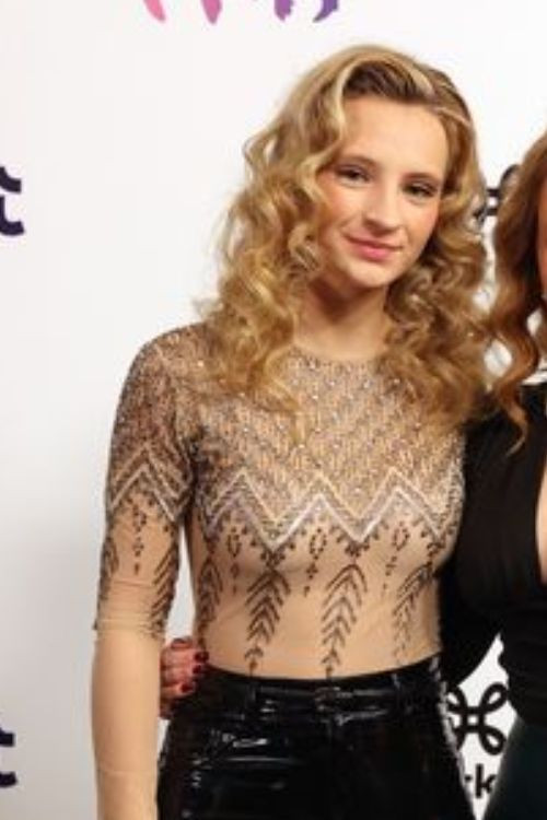 Apollonia Sterckx as Jitte