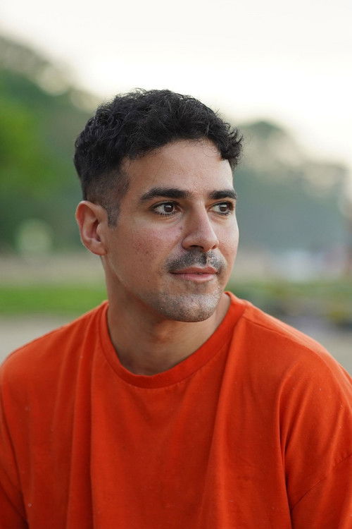 Murat Akin as junger Mann