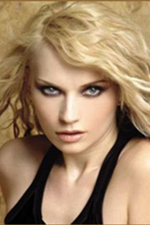 Kasya Zurakowska as Viola