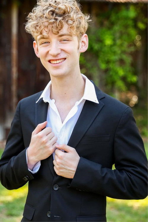 Wyatt Easton as Peter Pinky