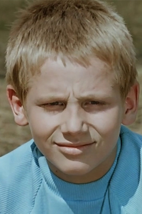 Fred Lenz as Micha