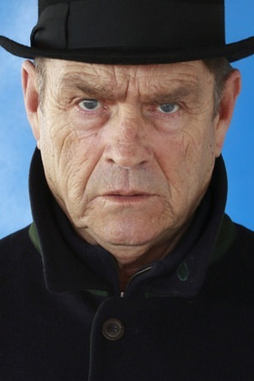 Antonio Marsina as Lenny Shannon