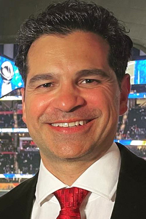 Paulo Antunes as Self - Commentator