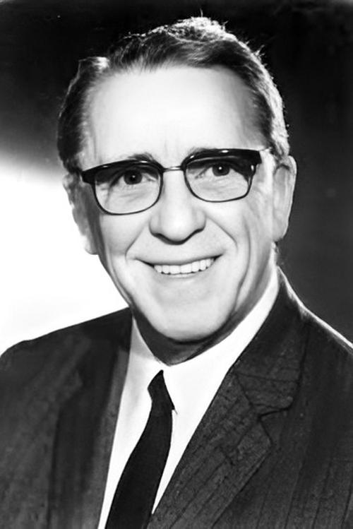 Paco Martínez Soria as Fermín Recuero/Falsa tía de Carlos