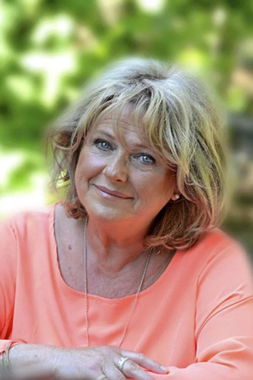 Ewa Roos as Drottningen