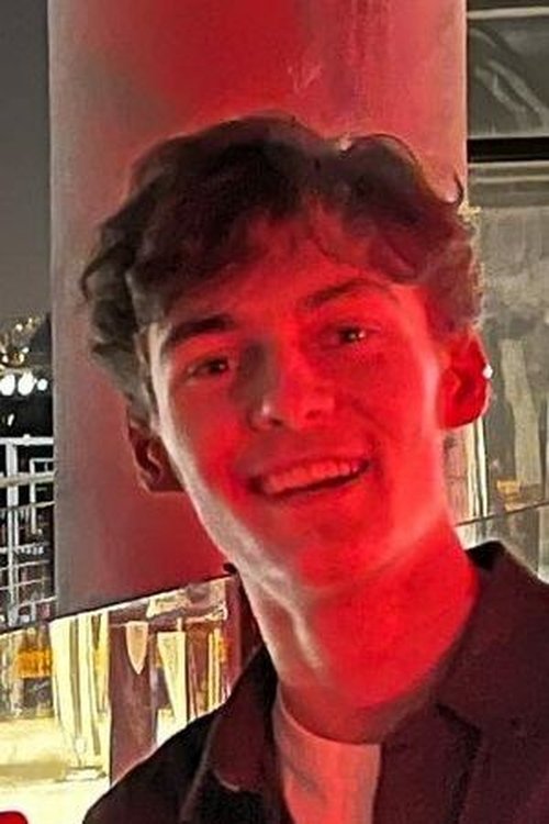 Arthur Hjelmsø as Felix