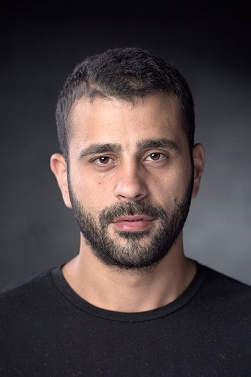 Victor Sabag as ויקי