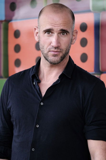 Moritz Gaa as Stationsarzt