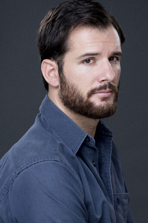 Alfonso Zumalacárregui as Alfonso